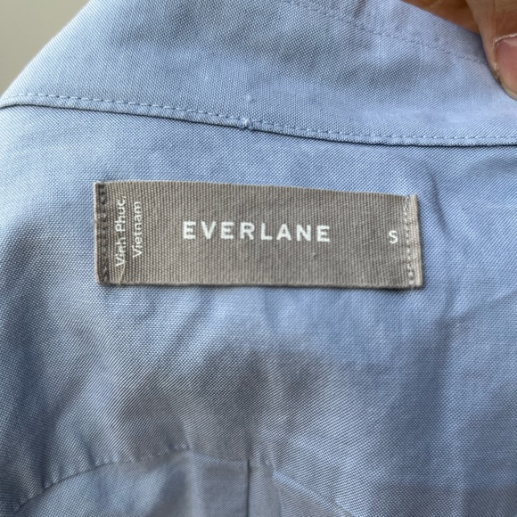 Everlane Button Down Shirt in Small - Picture 5 of 5
